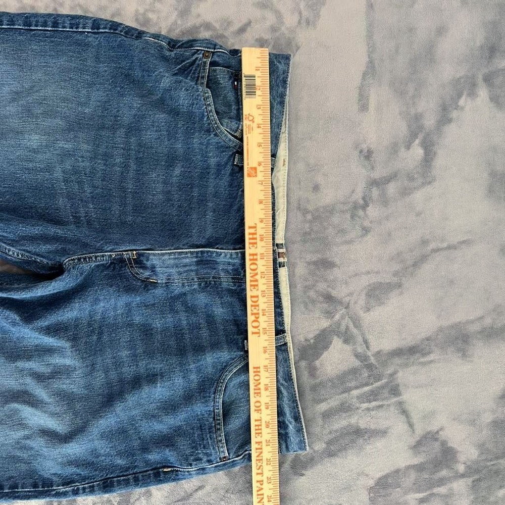 Tommy Hilfiger Relaxed Freedom Jeans 42x30 Medium Wash 100% Cotton 5 Pocket Men - Picture 7 of 12